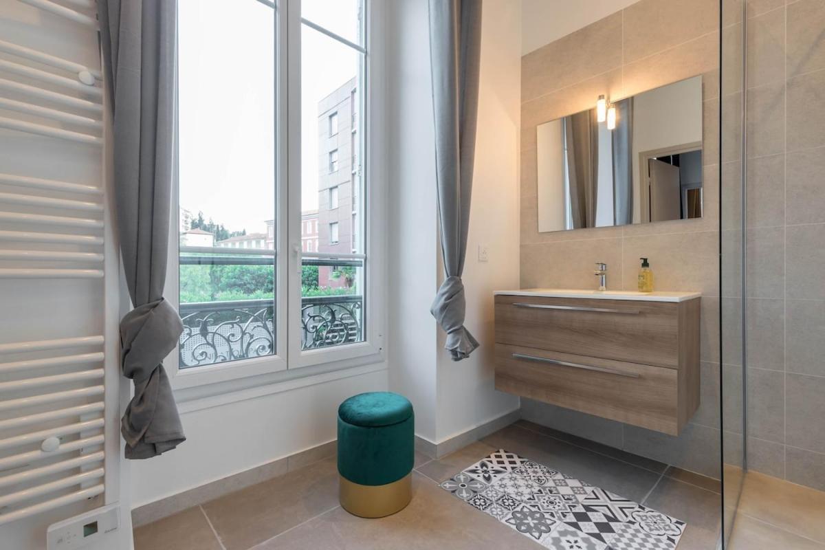 T2 Neuf Clim Balcon Garibaldi Acropolis *