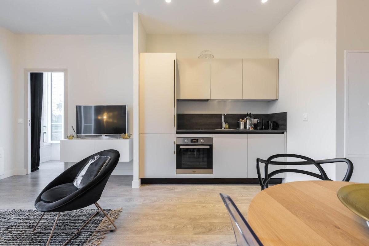 T2 Neuf Clim Balcon Garibaldi Acropolis *
